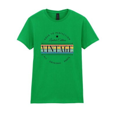 Aged to Perfection Vintage Vrouw T-shirt // Verjaardag Thumbnail
